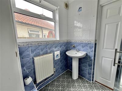 GROUND FLOOR BATHROOM